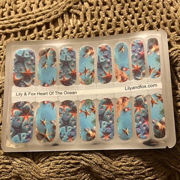 Lily & Fox Accessories - Lily & Fox nail wraps🦊